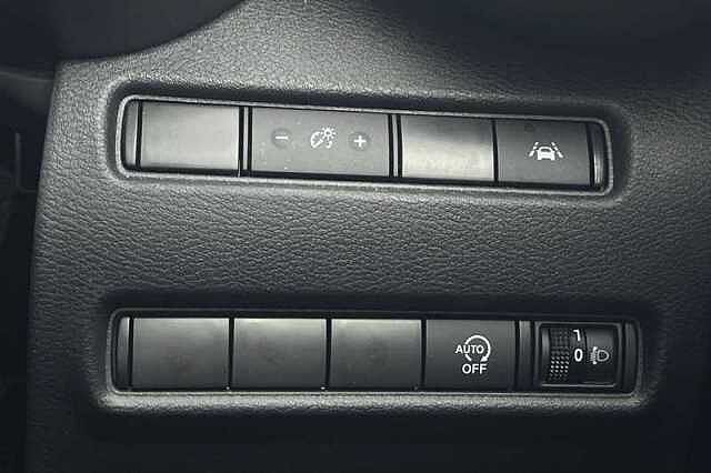 Nissan Juke 1.0 DIG-T 114 N-CONNECTA 5DR