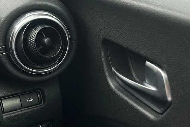 Nissan Juke 1.0 DIG-T 114 N-CONNECTA 5DR