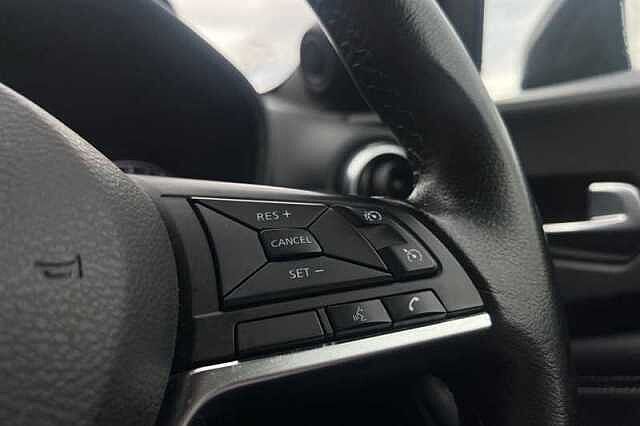 Nissan Juke 1.0 DIG-T 114 N-CONNECTA 5DR