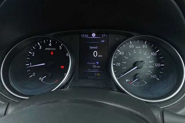 Nissan Qashqai 1.2 DIG-T N-CONNECTA 5DR