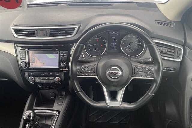 Nissan Qashqai 1.2 DIG-T N-CONNECTA 5DR