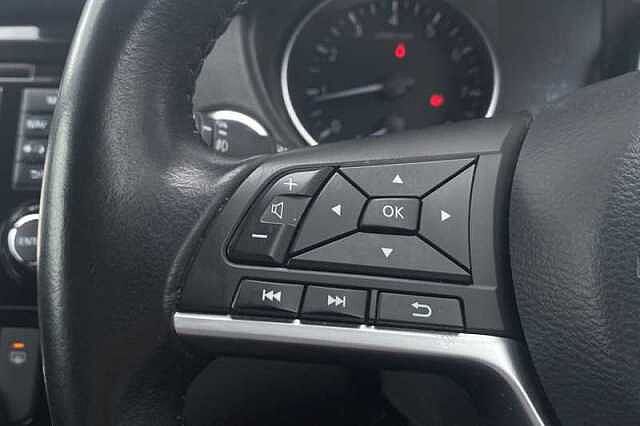 Nissan Qashqai 1.2 DIG-T N-CONNECTA 5DR