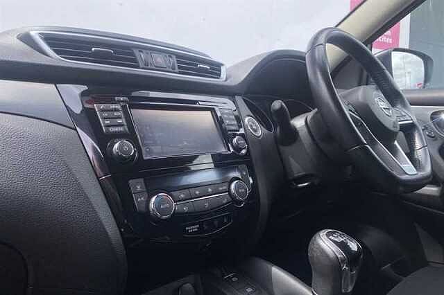 Nissan Qashqai 1.2 DIG-T N-CONNECTA 5DR