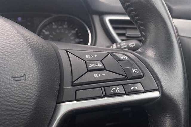 Nissan Qashqai 1.2 DIG-T N-CONNECTA 5DR