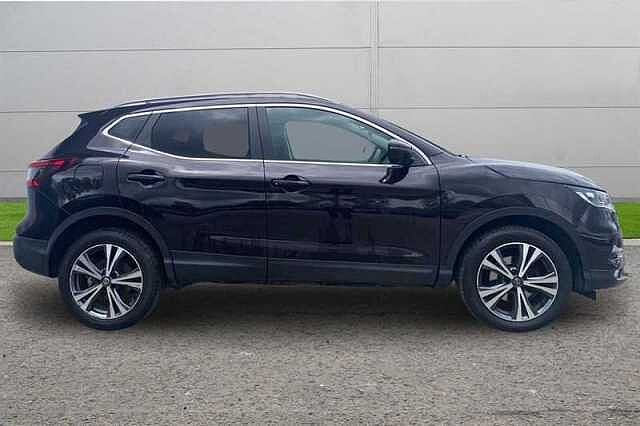 Nissan Qashqai 1.2 DIG-T N-CONNECTA 5DR