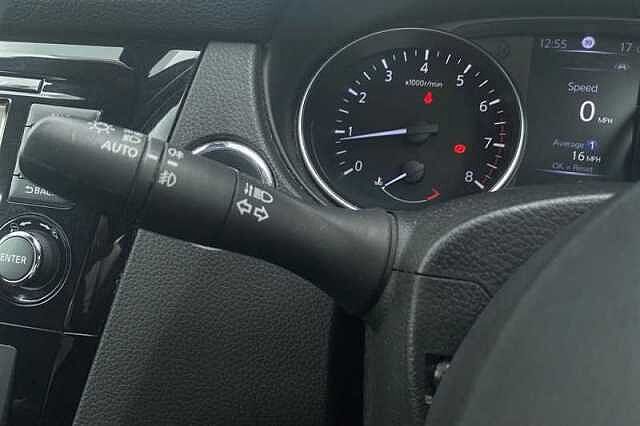 Nissan Qashqai 1.2 DIG-T N-CONNECTA 5DR