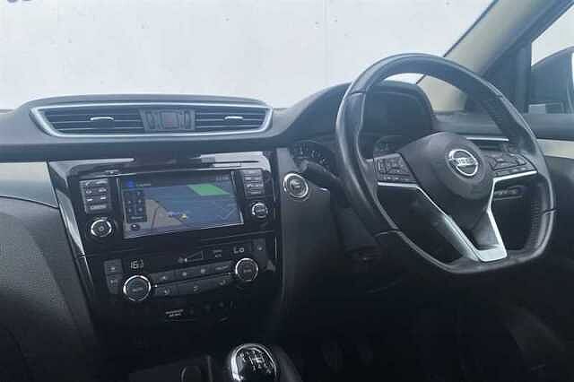 Nissan Qashqai 1.2 DIG-T N-CONNECTA 5DR