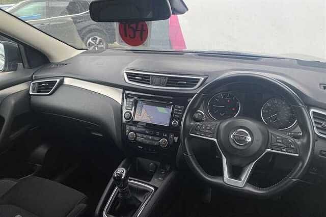 Nissan Qashqai 1.2 DIG-T N-CONNECTA 5DR