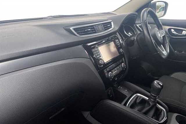 Nissan Qashqai 1.2 DIG-T N-CONNECTA 5DR