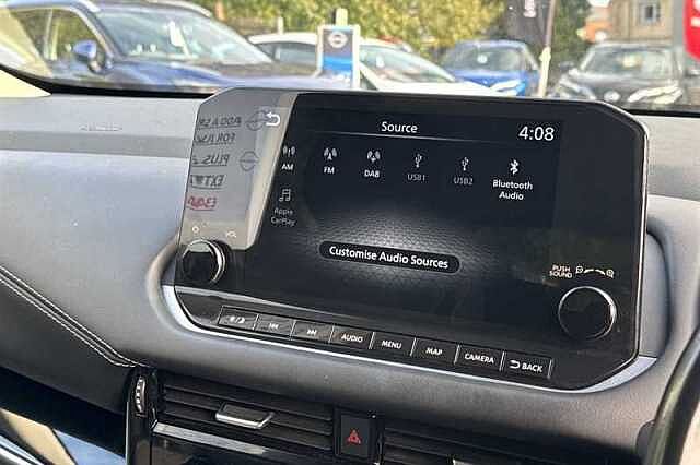 Nissan Qashqai 1.3 DIG-T MH N-CONNECTA 5DR