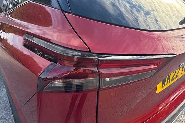 Nissan Qashqai 1.3 DIG-T MH N-CONNECTA 5DR