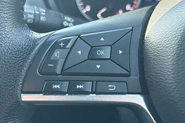 Nissan Juke 1.0 DIG-T N-CONNECTA 5DR