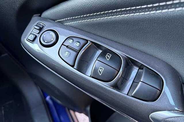 Nissan Juke 1.0 DIG-T N-CONNECTA 5DR