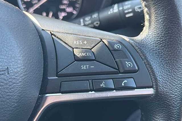 Nissan Juke 1.0 DIG-T N-CONNECTA 5DR