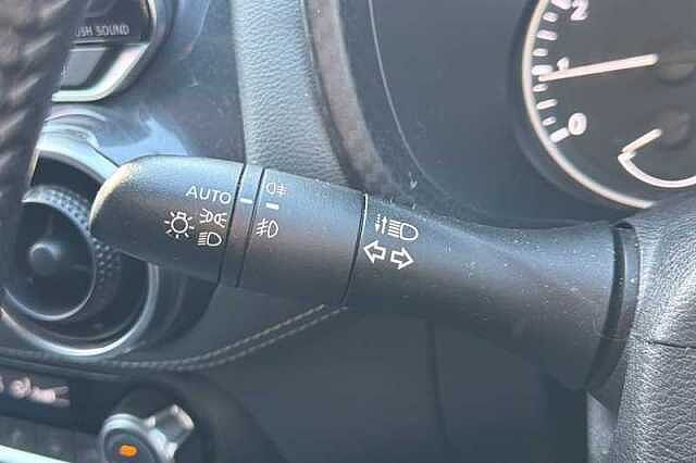 Nissan Juke 1.0 DIG-T N-CONNECTA 5DR