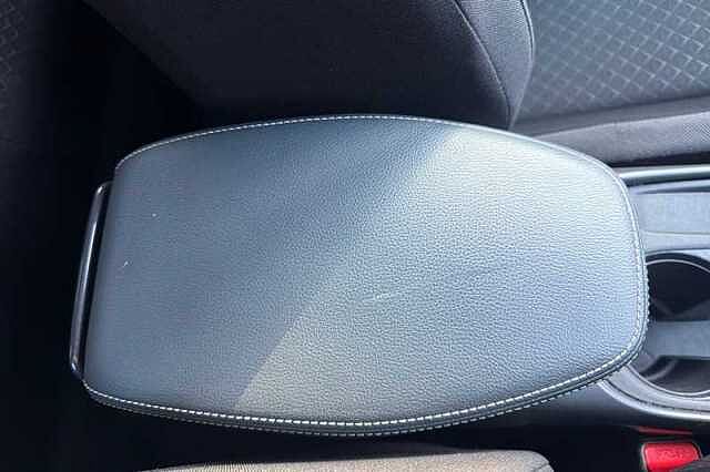 Nissan Juke 1.0 DIG-T N-CONNECTA 5DR