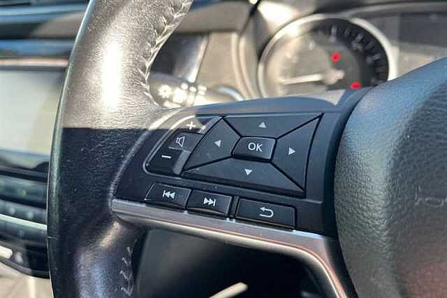 Nissan Qashqai 1.2 DIG-T N-CONNECTA 5DR