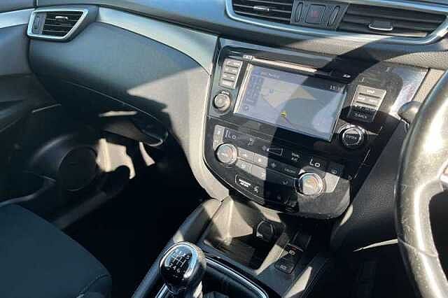 Nissan Qashqai 1.2 DIG-T N-CONNECTA 5DR
