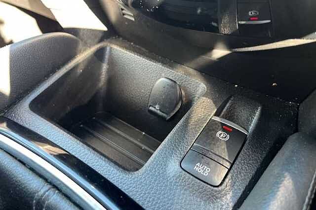 Nissan Qashqai 1.2 DIG-T N-CONNECTA 5DR