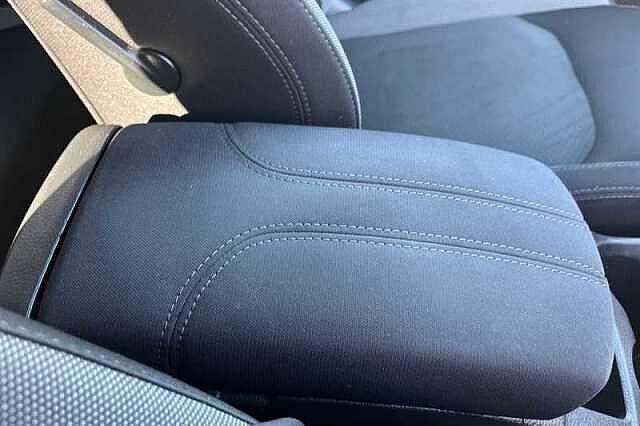 Nissan Qashqai 1.2 DIG-T N-CONNECTA 5DR