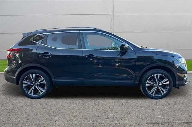 Nissan Qashqai 1.2 DIG-T N-CONNECTA 5DR
