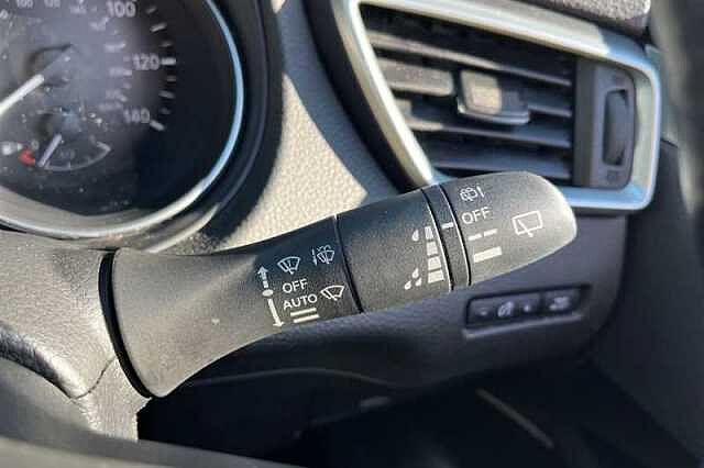 Nissan Qashqai 1.2 DIG-T N-CONNECTA 5DR