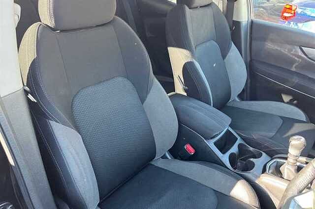 Nissan Qashqai 1.2 DIG-T N-CONNECTA 5DR