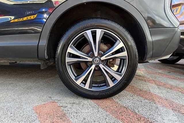 Nissan Qashqai 1.2 DIG-T N-CONNECTA 5DR