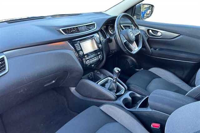 Nissan Qashqai 1.2 DIG-T N-CONNECTA 5DR