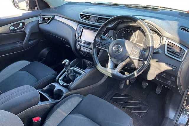 Nissan Qashqai 1.2 DIG-T N-CONNECTA 5DR