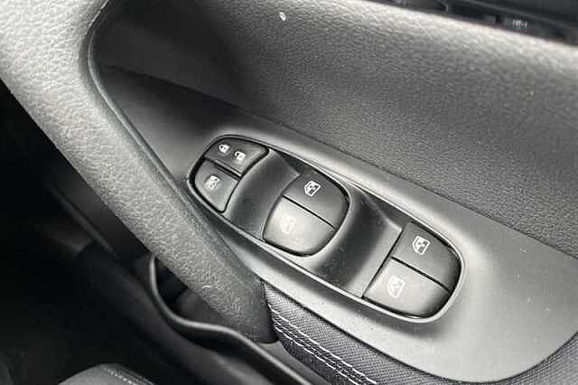 Nissan Qashqai 1.3 DIG-T ACENTA PREMIUM 5DR