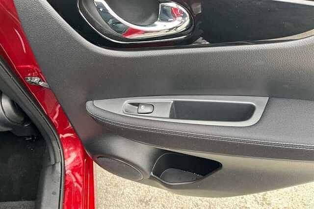 Nissan Qashqai 1.3 DIG-T ACENTA PREMIUM 5DR