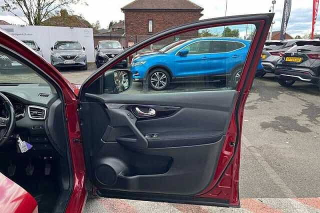 Nissan Qashqai 1.3 DIG-T ACENTA PREMIUM 5DR