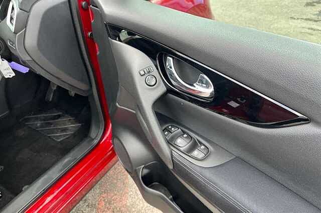 Nissan Qashqai 1.3 DIG-T ACENTA PREMIUM 5DR