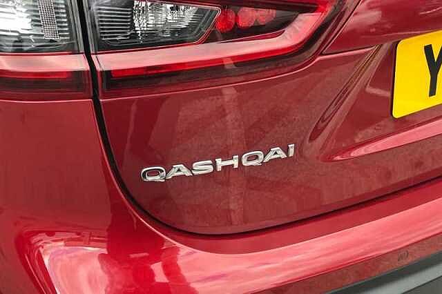 Nissan Qashqai 1.3 DIG-T ACENTA PREMIUM 5DR