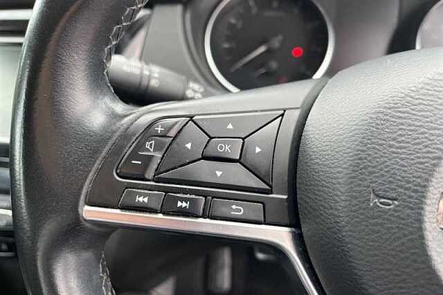 Nissan Qashqai 1.3 DIG-T ACENTA PREMIUM 5DR