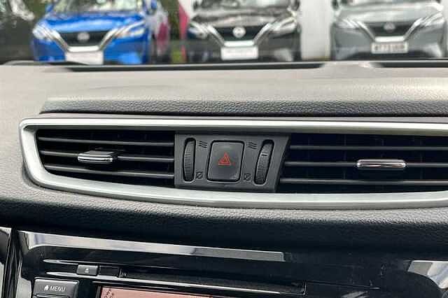 Nissan Qashqai 1.3 DIG-T ACENTA PREMIUM 5DR