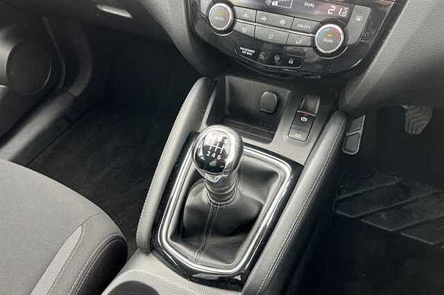 Nissan Qashqai 1.3 DIG-T ACENTA PREMIUM 5DR