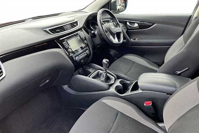 Nissan Qashqai 1.3 DIG-T ACENTA PREMIUM 5DR