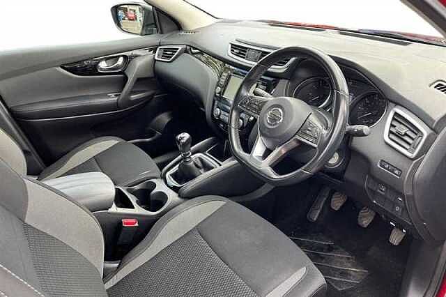 Nissan Qashqai 1.3 DIG-T ACENTA PREMIUM 5DR