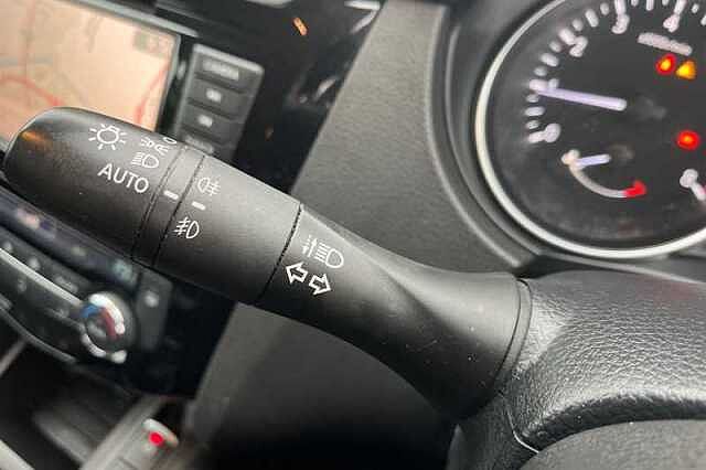 Nissan Qashqai 1.3 DIG-T ACENTA PREMIUM 5DR