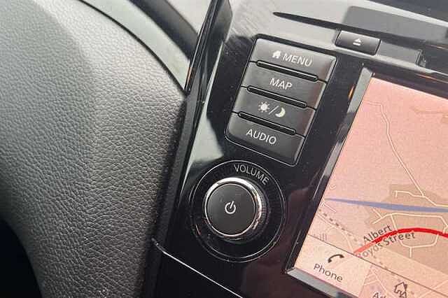 Nissan Qashqai 1.3 DIG-T ACENTA PREMIUM 5DR