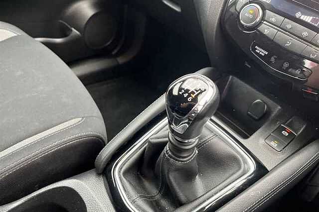 Nissan Qashqai 1.3 DIG-T ACENTA PREMIUM 5DR