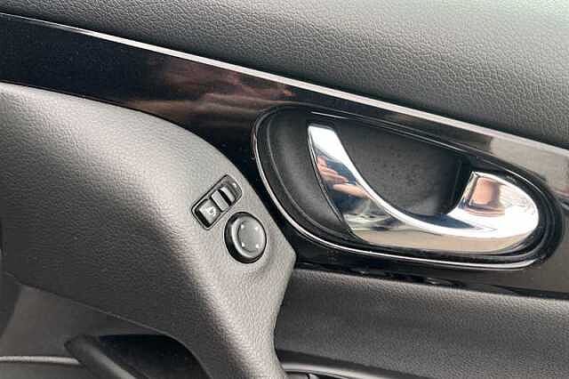 Nissan Qashqai 1.3 DIG-T ACENTA PREMIUM 5DR