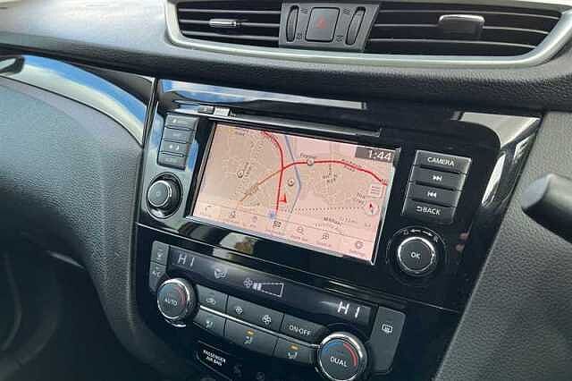 Nissan Qashqai 1.3 DIG-T ACENTA PREMIUM 5DR