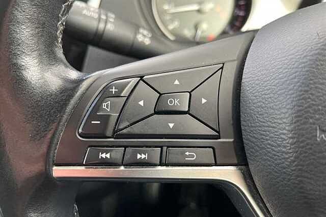 Nissan Qashqai 1.3 DIG-T ACENTA PREMIUM 5DR