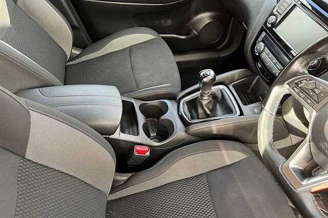 Nissan Qashqai 1.3 DIG-T ACENTA PREMIUM 5DR