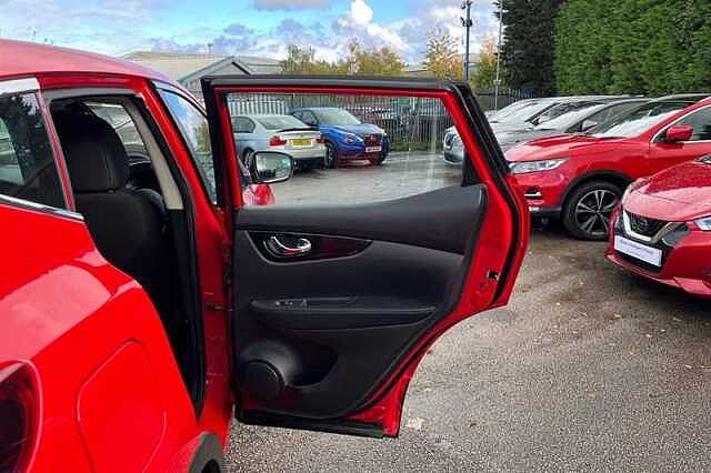 Nissan Qashqai 1.3 DIG-T ACENTA PREMIUM 5DR