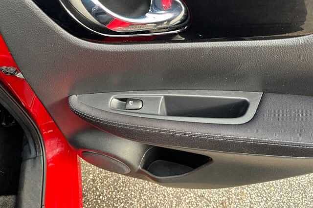 Nissan Qashqai 1.3 DIG-T ACENTA PREMIUM 5DR