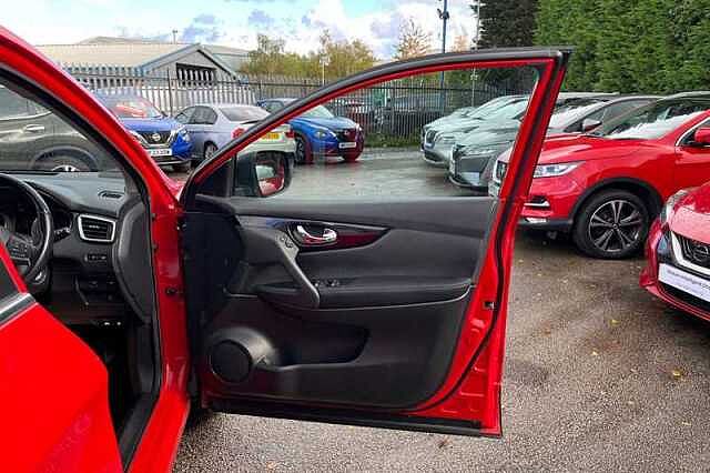 Nissan Qashqai 1.3 DIG-T ACENTA PREMIUM 5DR